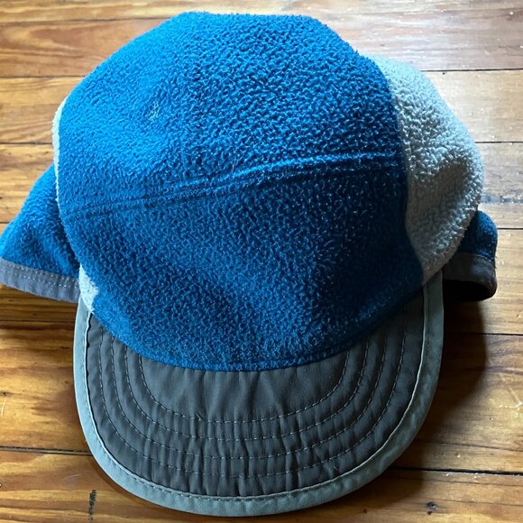 6 - 12 year Child's Fleece Duckbill Cap Hat Quilted Brim Reversible Blue/ Aqua - Picture 2 of 7